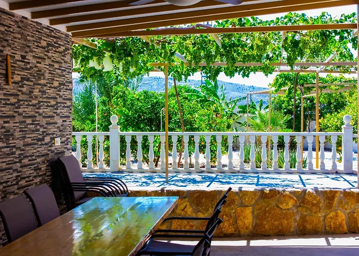 Moderna En Ambiente Rural, Agost *